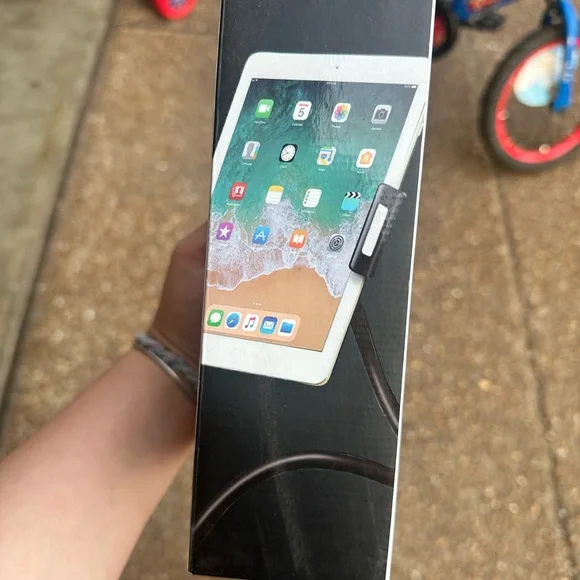 Black Gooseneck Tablet Stand - Picture 2 of 5